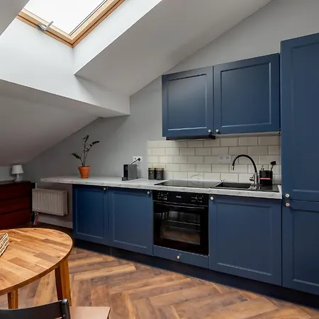 Golden Waw - Old Town - Marcinkowskiego #1