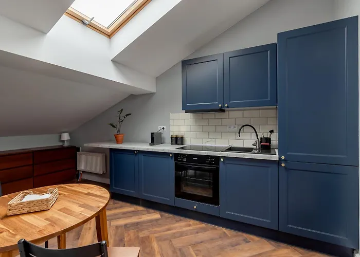 Golden Waw - Old Town - Marcinkowskiego #1